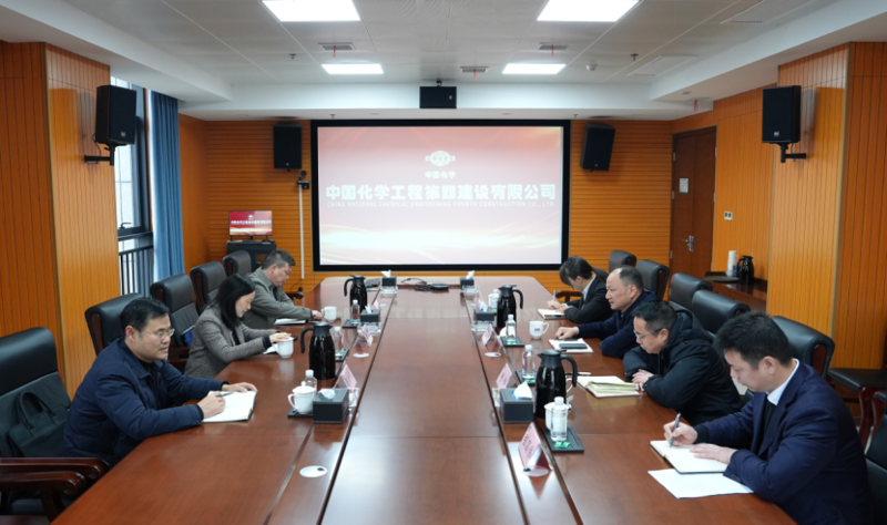 周鴻與岳陽(yáng)市稅務(wù)局黨委書記、局長(zhǎng)李莉舉行工作會(huì)談