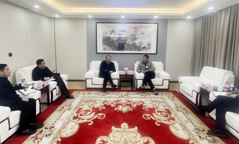 周鴻會(huì)見(jiàn)華能岳陽(yáng)電廠黨委書記、董事長(zhǎng)彭勇