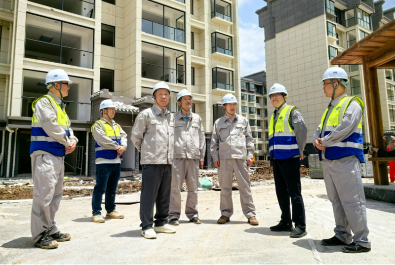 唐文方到部分在岳單位和項(xiàng)目調(diào)研指導(dǎo)工作